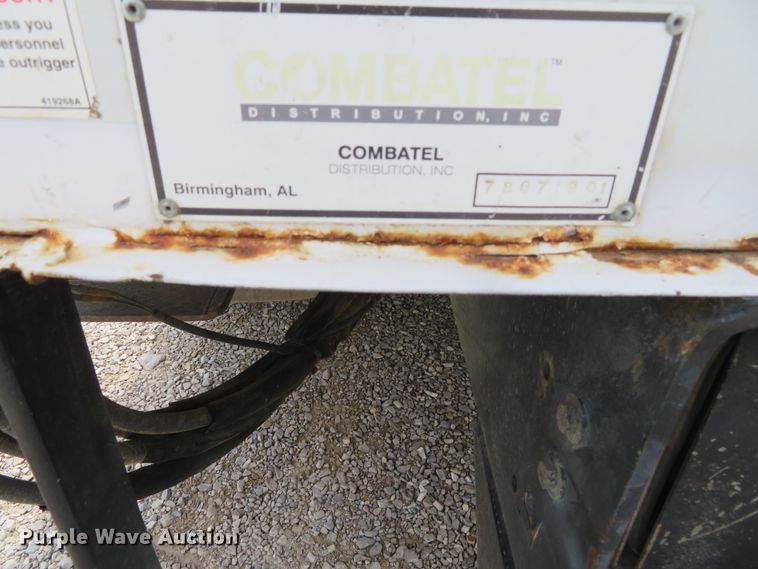 image for item DN5828 2002 Freightliner FL80  bucket truck