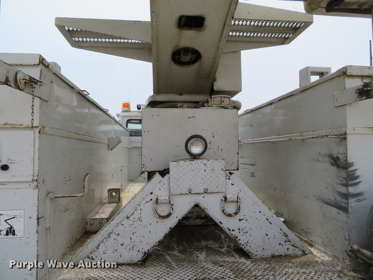 image for item DN5828 2002 Freightliner FL80  bucket truck