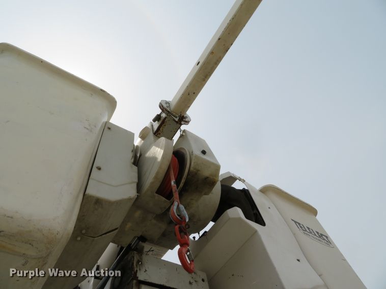 image for item DN5828 2002 Freightliner FL80  bucket truck