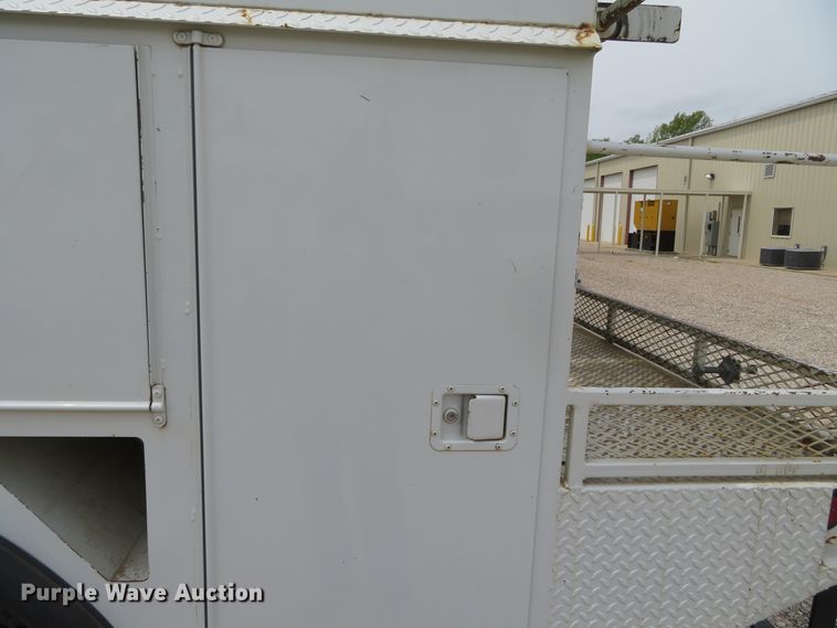 image for item DN5828 2002 Freightliner FL80  bucket truck