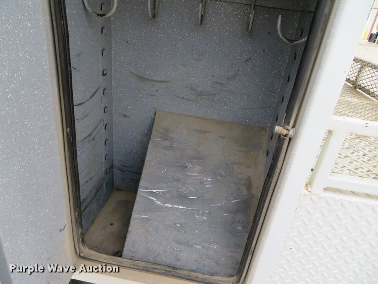 image for item DN5828 2002 Freightliner FL80  bucket truck