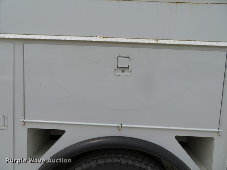 image for item DN5828 2002 Freightliner FL80  bucket truck
