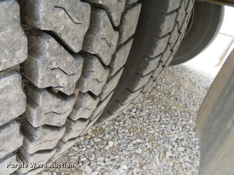 image for item DN5828 2002 Freightliner FL80  bucket truck