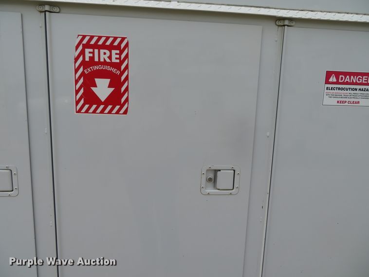 image for item DN5828 2002 Freightliner FL80  bucket truck