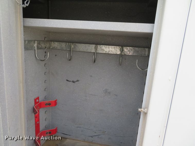 image for item DN5828 2002 Freightliner FL80  bucket truck