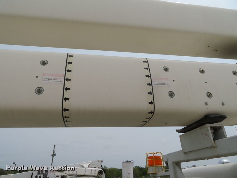 image for item DN5828 2002 Freightliner FL80  bucket truck