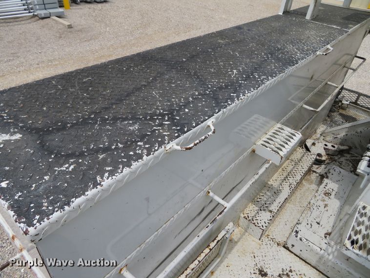 image for item DN5828 2002 Freightliner FL80  bucket truck