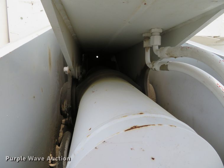 image for item DN5828 2002 Freightliner FL80  bucket truck