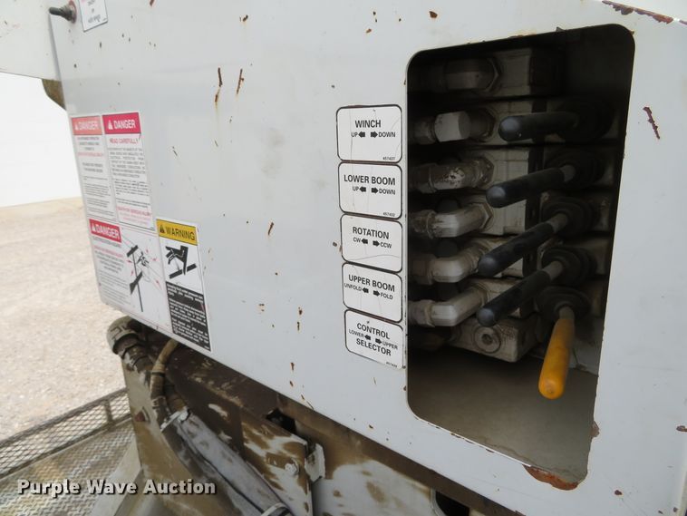 image for item DN5828 2002 Freightliner FL80  bucket truck