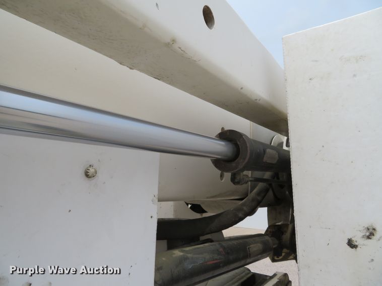 image for item DN5828 2002 Freightliner FL80  bucket truck