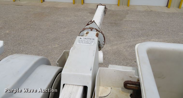 image for item DN5828 2002 Freightliner FL80  bucket truck