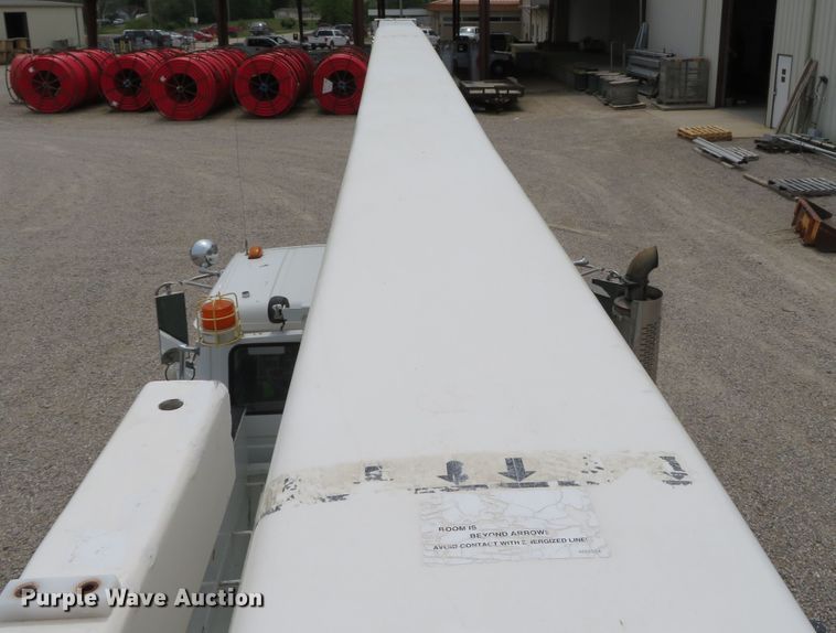 image for item DN5828 2002 Freightliner FL80  bucket truck