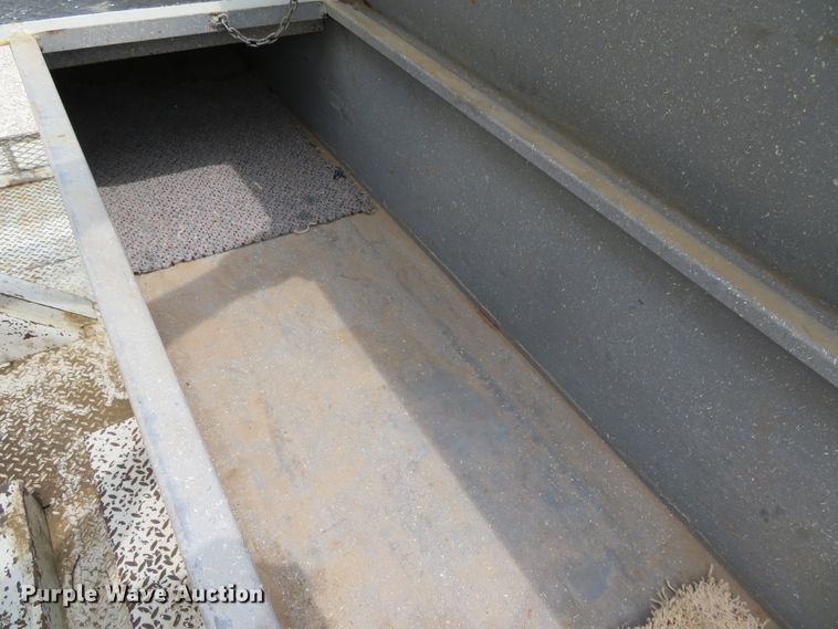 image for item DN5828 2002 Freightliner FL80  bucket truck