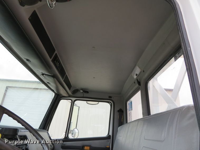 image for item DN5828 2002 Freightliner FL80  bucket truck