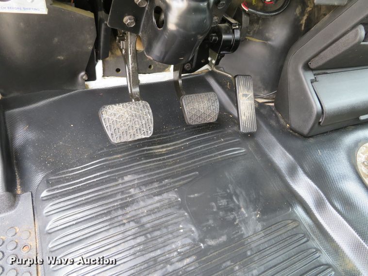 image for item DN5828 2002 Freightliner FL80  bucket truck