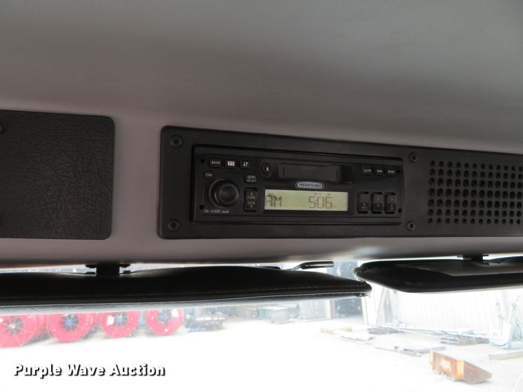 image for item DN5828 2002 Freightliner FL80  bucket truck