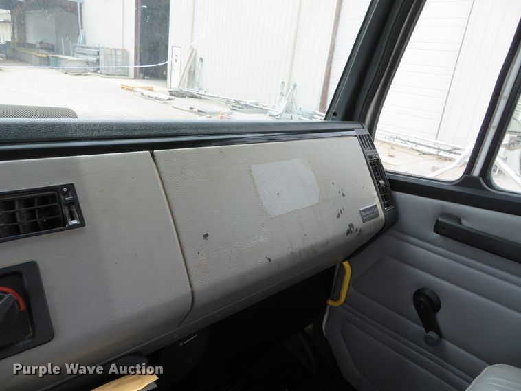 image for item DN5828 2002 Freightliner FL80  bucket truck