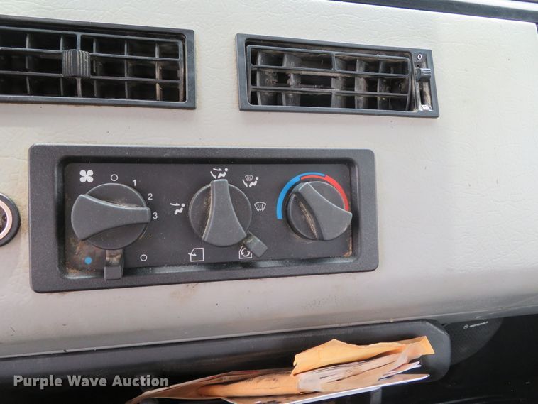 image for item DN5828 2002 Freightliner FL80  bucket truck