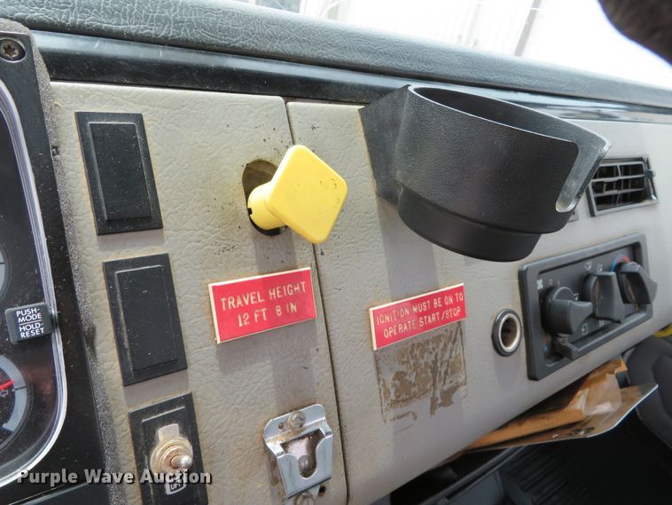 image for item DN5828 2002 Freightliner FL80  bucket truck