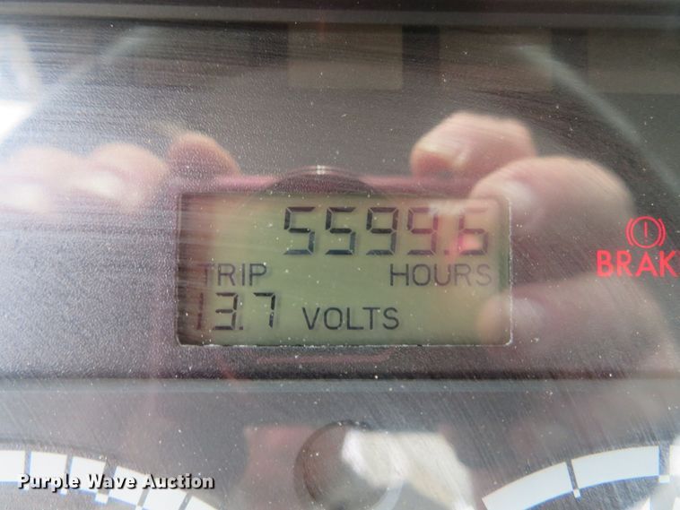 image for item DN5828 2002 Freightliner FL80  bucket truck