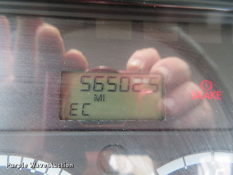 image for item DN5828 2002 Freightliner FL80  bucket truck