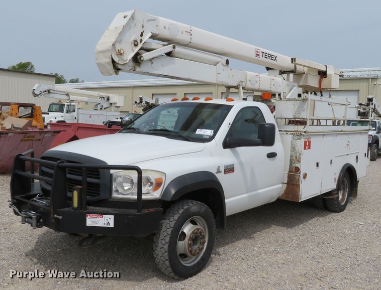 image for item DN5830 2009 Dodge 5500  bucket truck