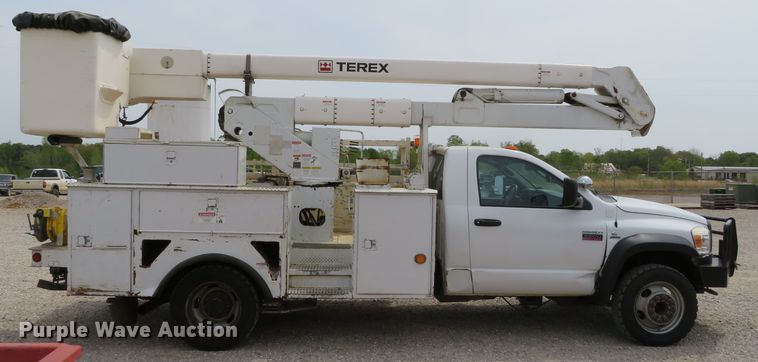 image for item DN5830 2009 Dodge 5500  bucket truck