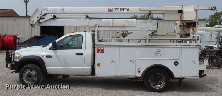 image for item DN5830 2009 Dodge 5500  bucket truck