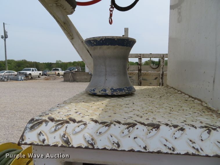 image for item DN5830 2009 Dodge 5500  bucket truck