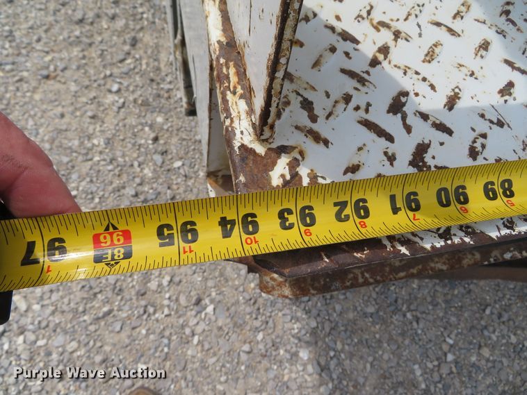 image for item DN5830 2009 Dodge 5500  bucket truck