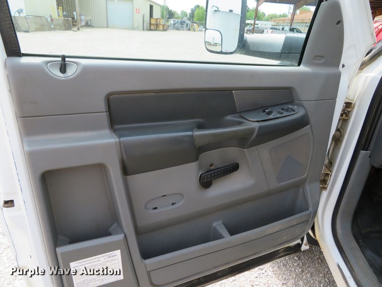 image for item DN5830 2009 Dodge 5500  bucket truck