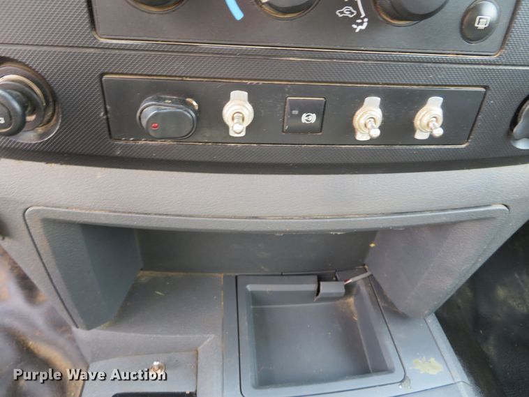 image for item DN5830 2009 Dodge 5500  bucket truck