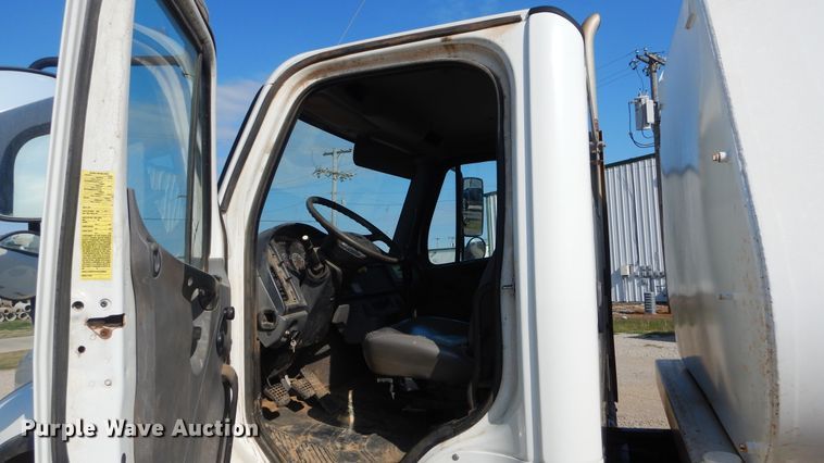 image for item ES9654 2012 Freightliner Business Class M2 106  water truck