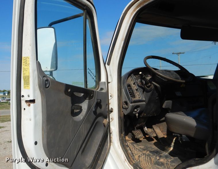 image for item ES9654 2012 Freightliner Business Class M2 106  water truck