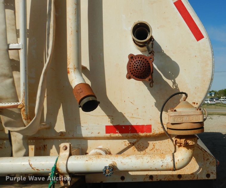 image for item ES9654 2012 Freightliner Business Class M2 106  water truck