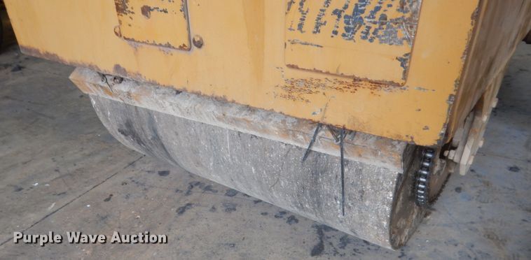 image for item ET9173 Mauldin 3000  double drum vibratory roller