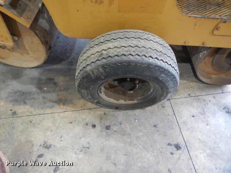 image for item ET9173 Mauldin 3000  double drum vibratory roller