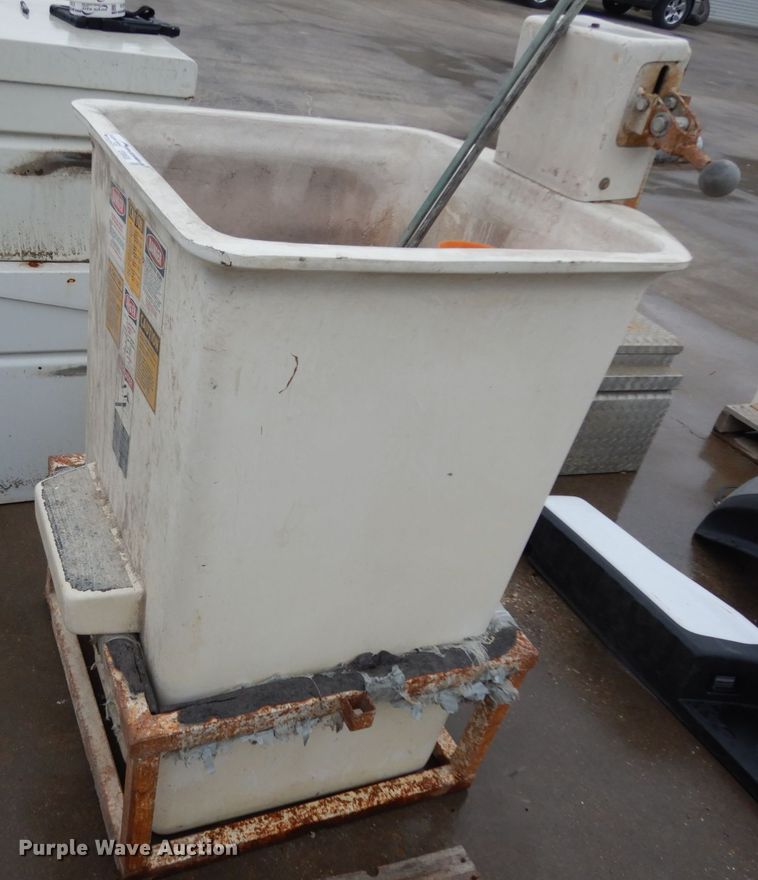 image for item EX9528 Man basket