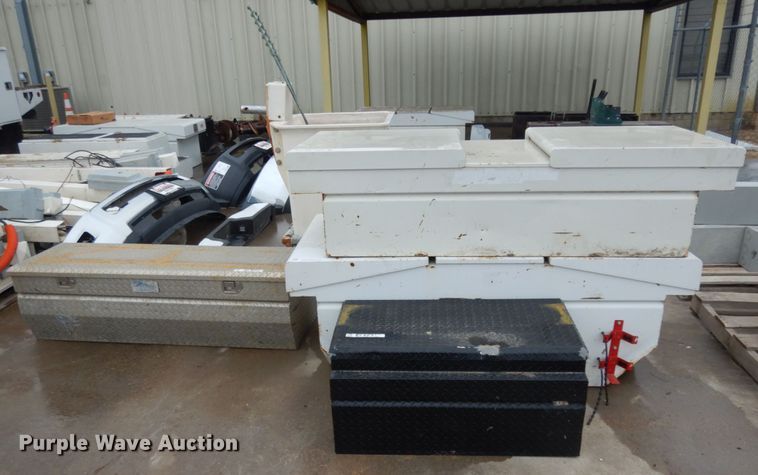 image for item EX9531 (4) tool boxes