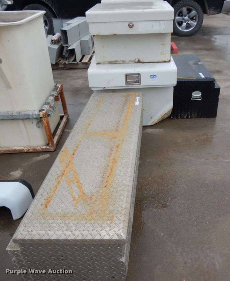 image for item EX9531 (4) tool boxes