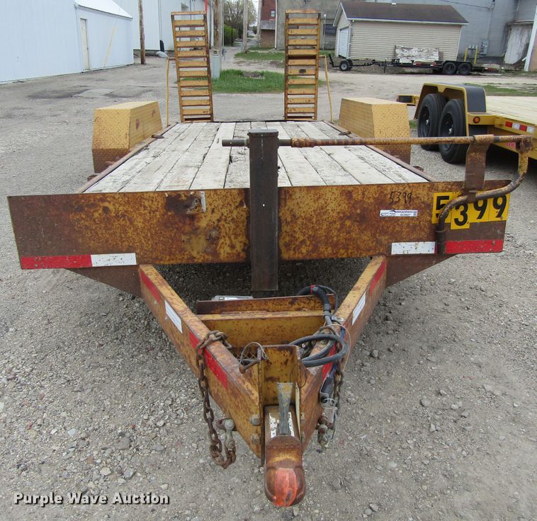 image for item GC9927 2005 Maclander  utility trailer