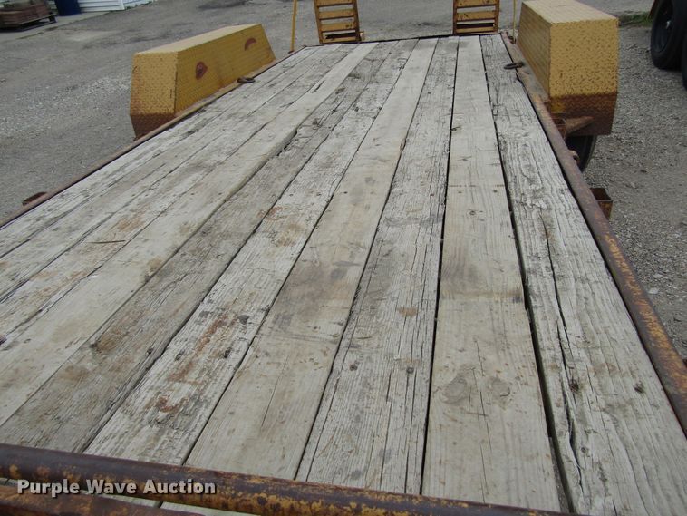 image for item GC9927 2005 Maclander  utility trailer