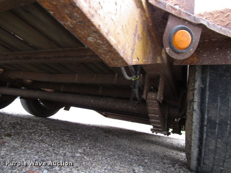 image for item GC9927 2005 Maclander  utility trailer