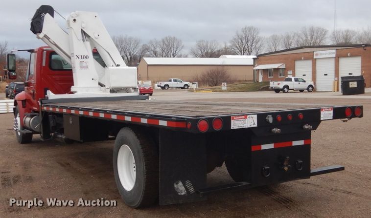 image for item HE9549 2007 International 4300  crane truck