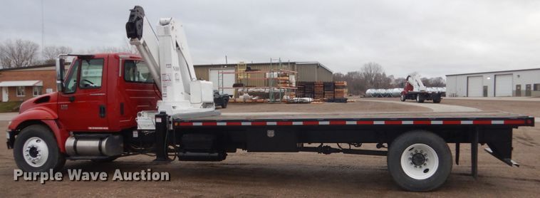 image for item HE9549 2007 International 4300  crane truck