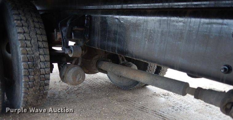 image for item HE9549 2007 International 4300  crane truck