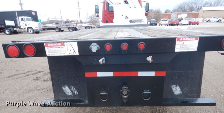 image for item HE9549 2007 International 4300  crane truck