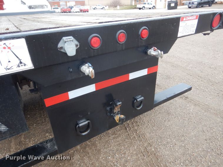 image for item HE9549 2007 International 4300  crane truck