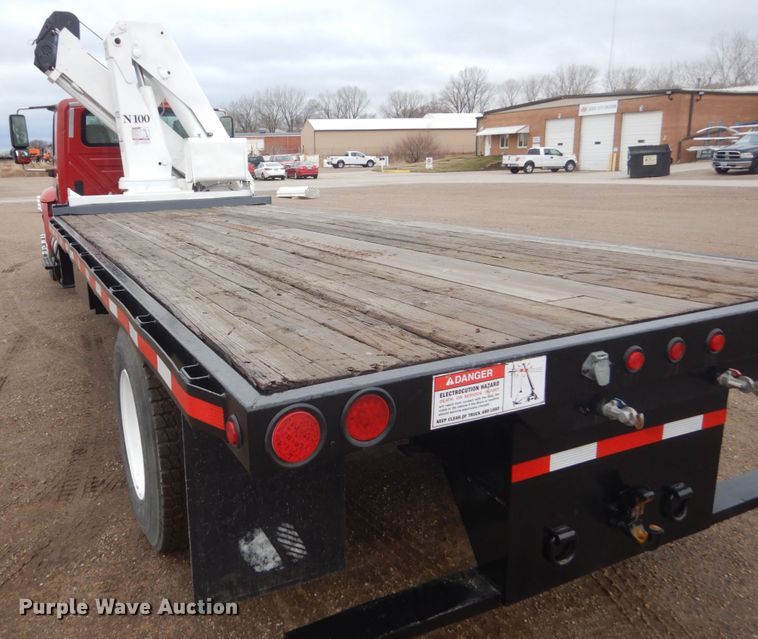 image for item HE9549 2007 International 4300  crane truck