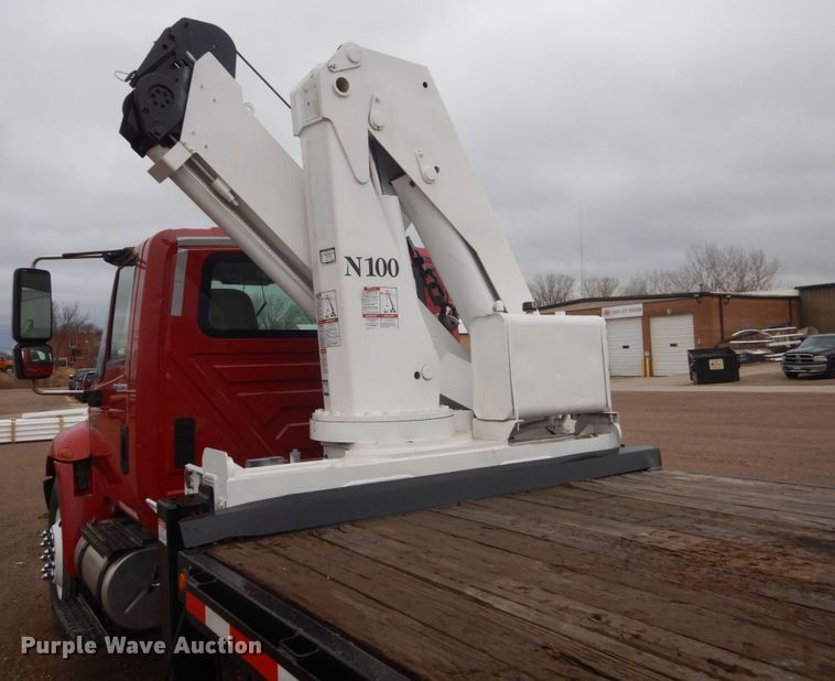 image for item HE9549 2007 International 4300  crane truck